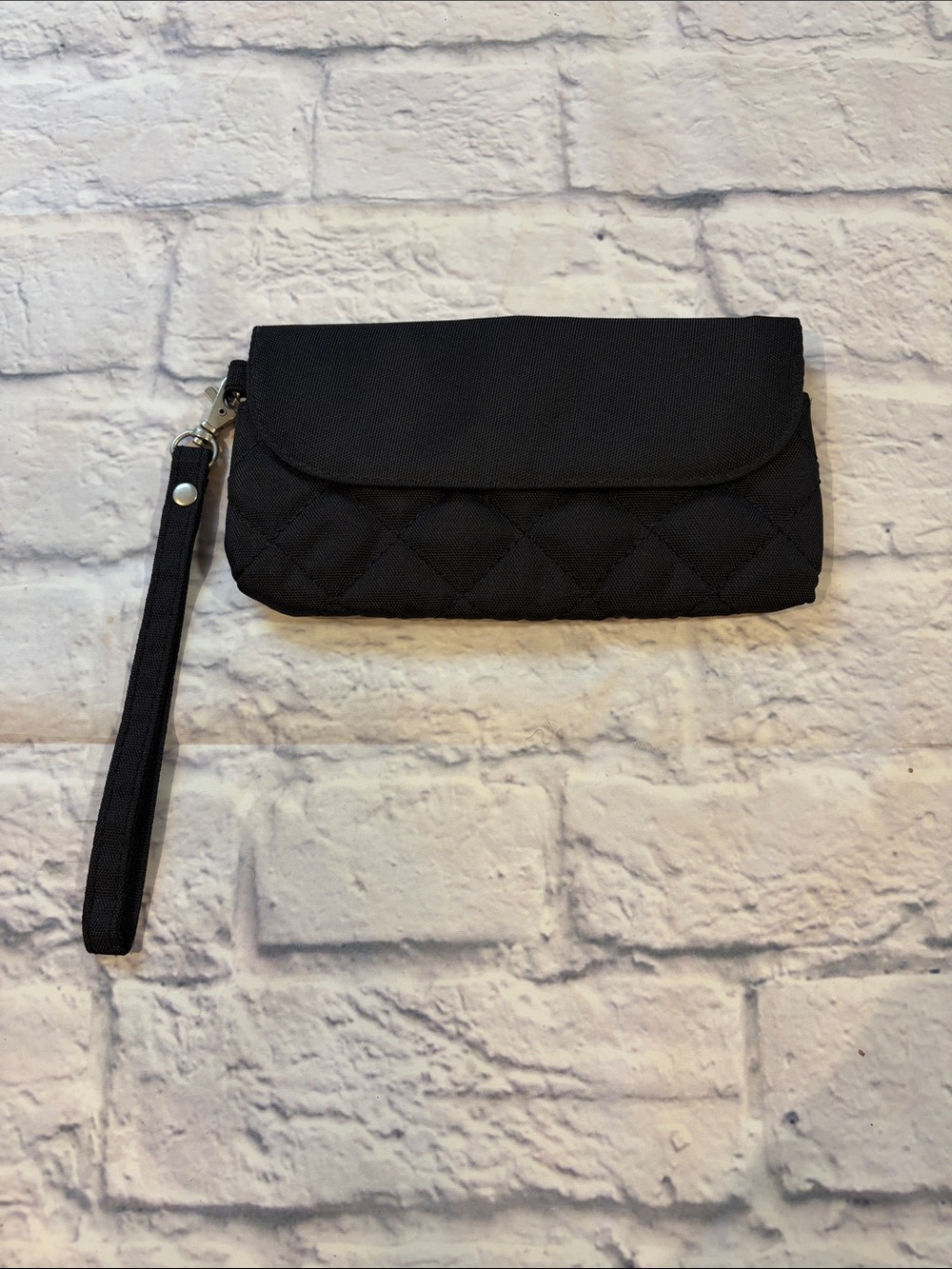 Travelon Black Quilted Wristlet Clutch Wallet